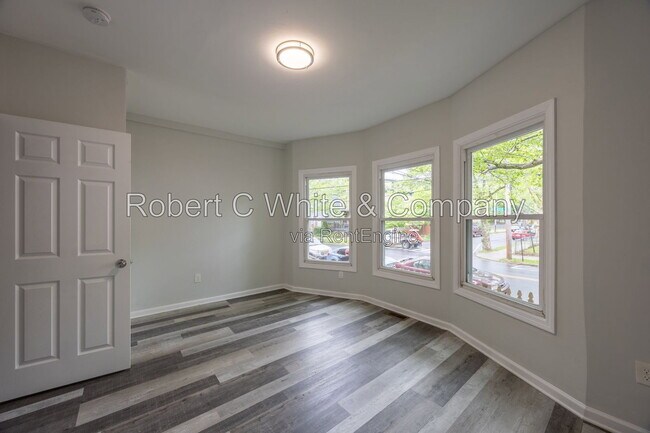 Building Photo - 687 Winchester Ave
