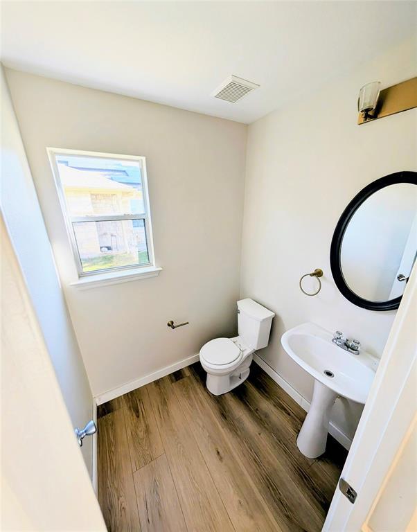 Building Photo - 222 Phillips St