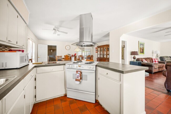 Building Photo - 139 Nantachie Dam