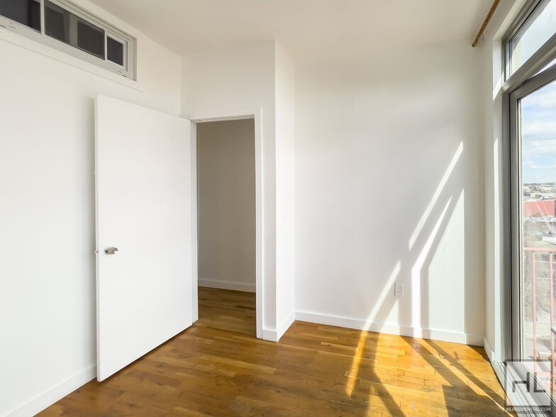 Building Photo - NOLL STREET / Bushwick 2-Bed 1-Bath
