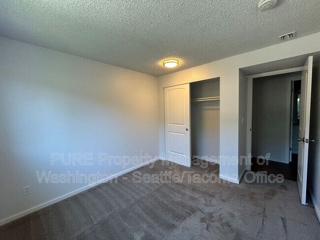 Building Photo - 6601 S 8th St