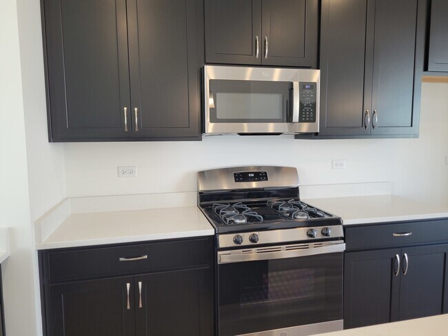 Building Photo - 1550 Times Dr