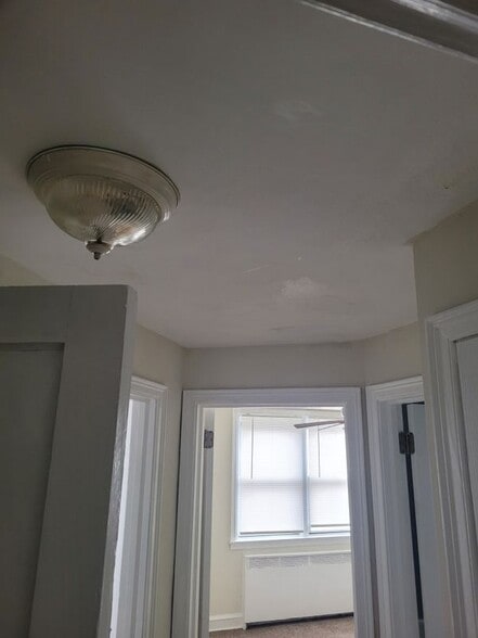 Building Photo - 7113 Castor Ave