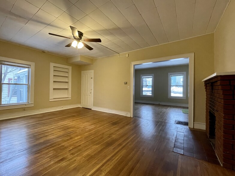 Building Photo - 128 Washington St