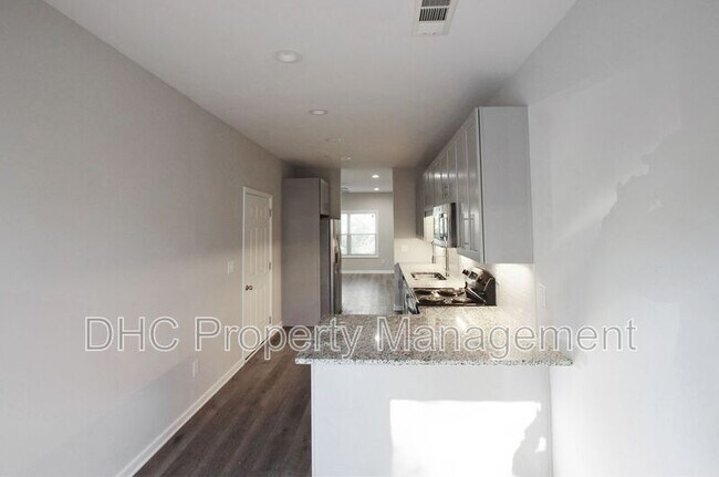 Building Photo - 2290 Connally Pl