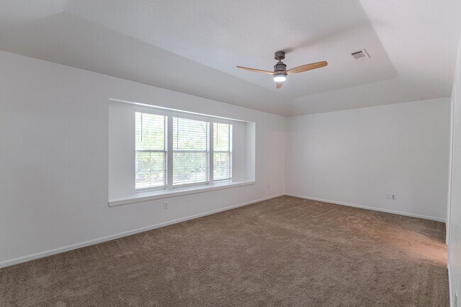 Building Photo - 34 E Trillium Cir