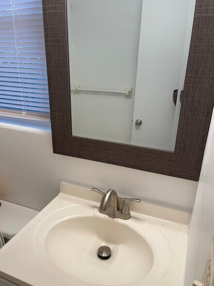 Building Photo - 309 Charles St