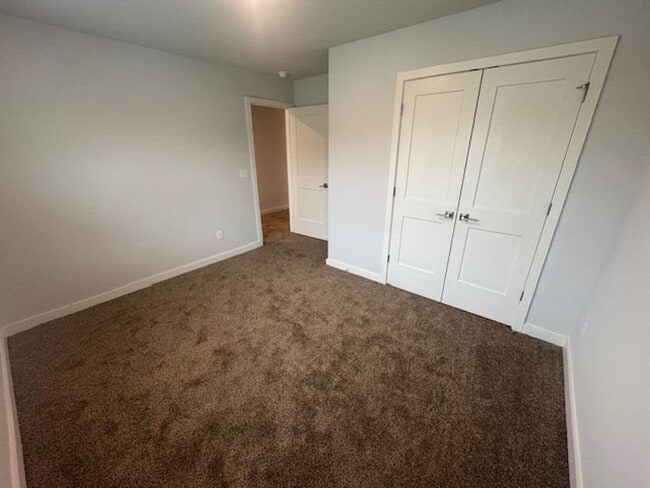 Building Photo - 705 Windstream Dr