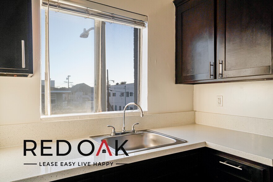 Building Photo - 1327 Magnolia Ave