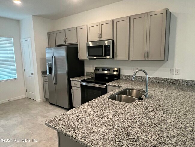 Building Photo - 7271 Sabal Ter