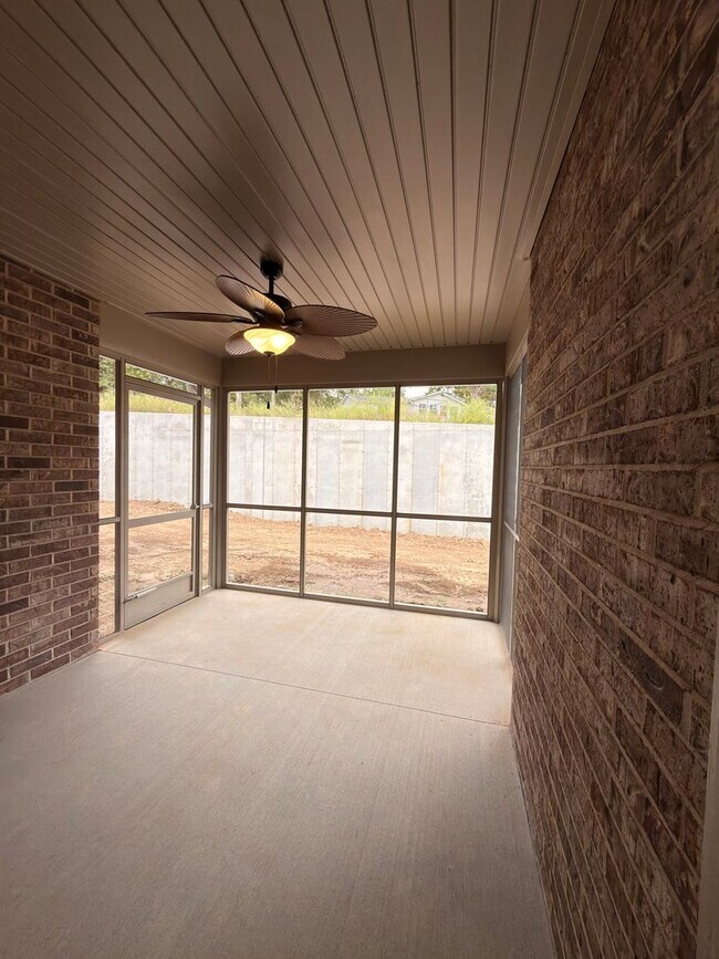 Building Photo - 3032-MF3-E4