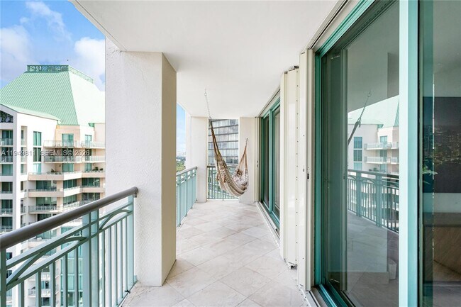 Building Photo - 3400 SW 27th Ave