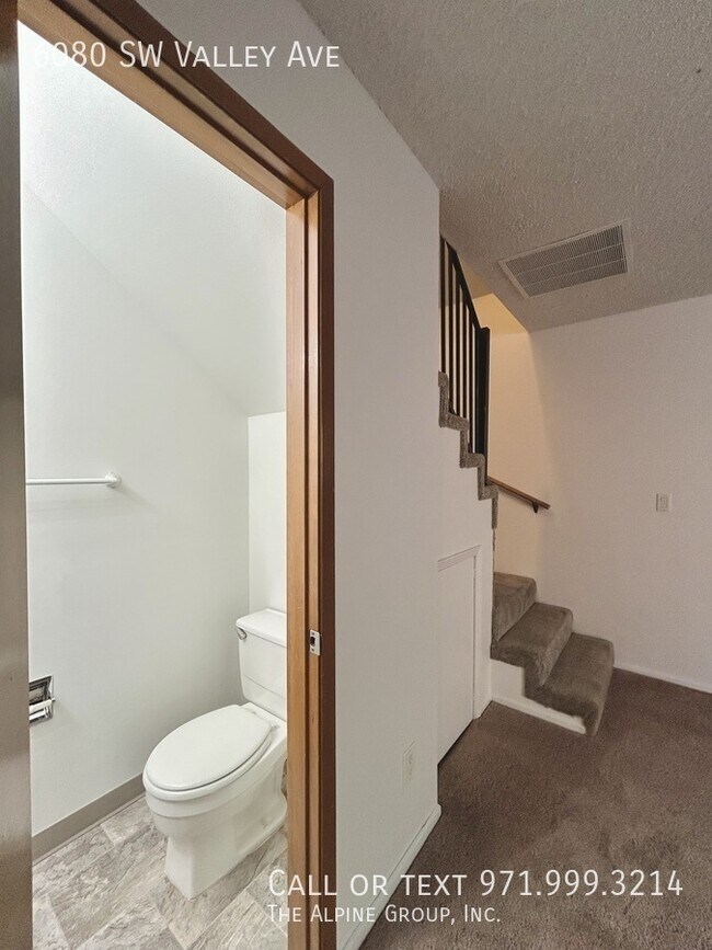 Building Photo - 6080 SW Valley Ave