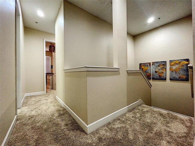 Building Photo - 3210 W Horatio St