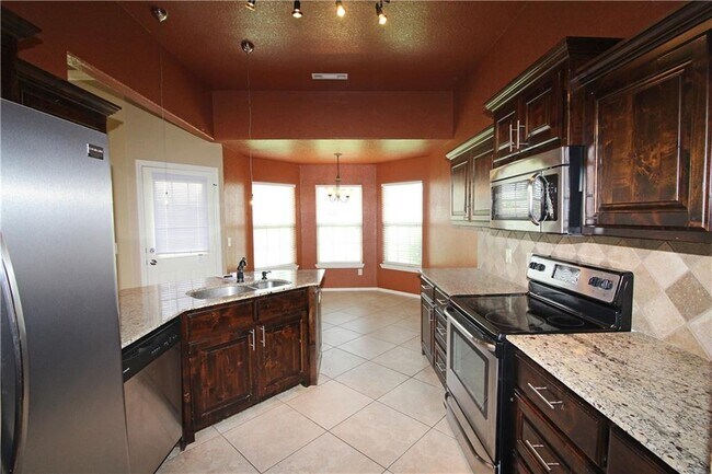 Building Photo - 3001 SW Woodruff St