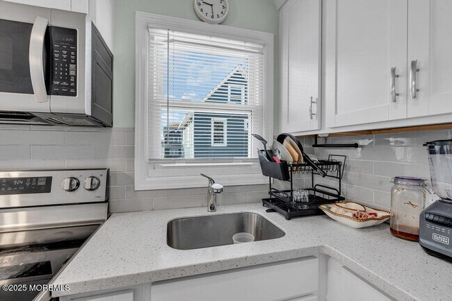 Building Photo - 1202 D St