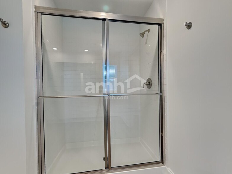 Building Photo - 220 Argea Dr