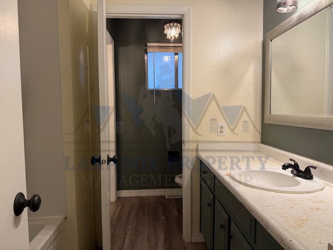 Building Photo - 1519 Mitchell St