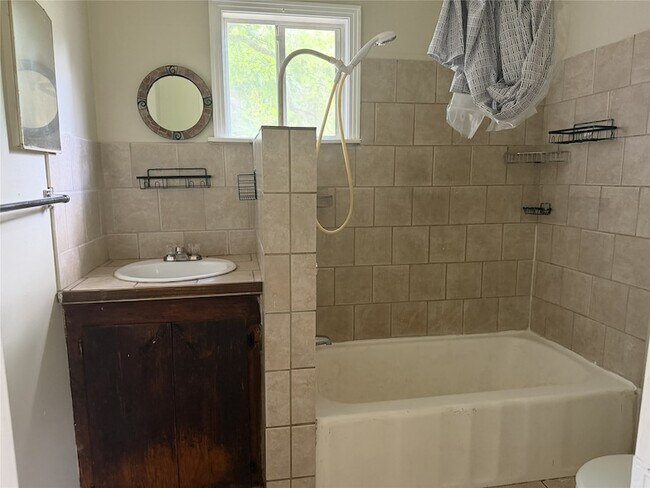 Building Photo - 5958 Skylane Dr
