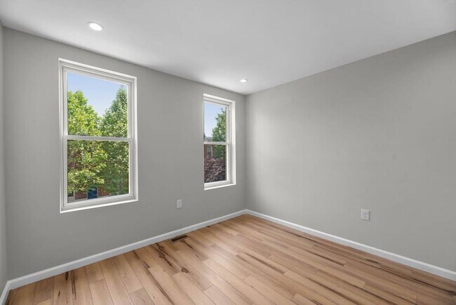 Building Photo - 126 S Highland Ave