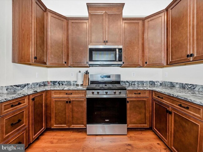 Building Photo - 9374 Seney Ln