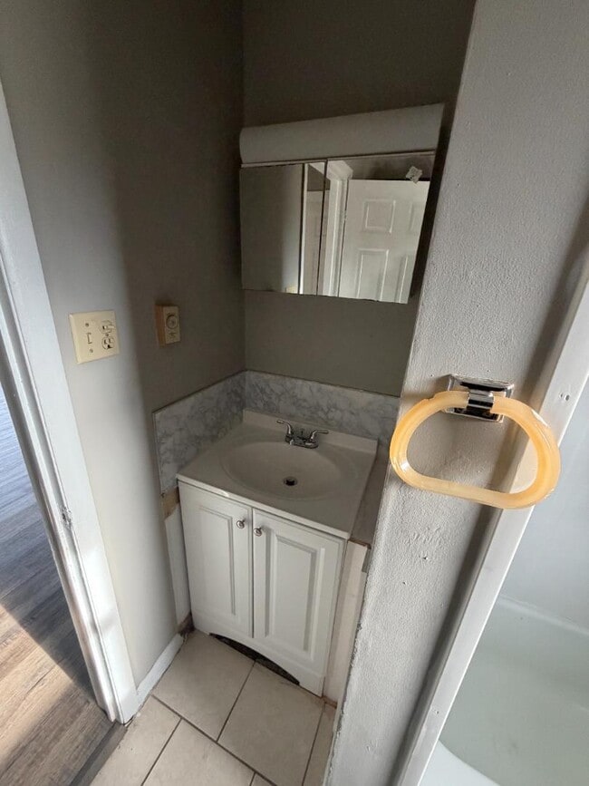 Building Photo - 510 3rd St