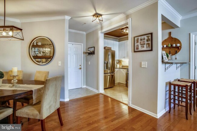 Building Photo - 4951 Brenman Park Dr