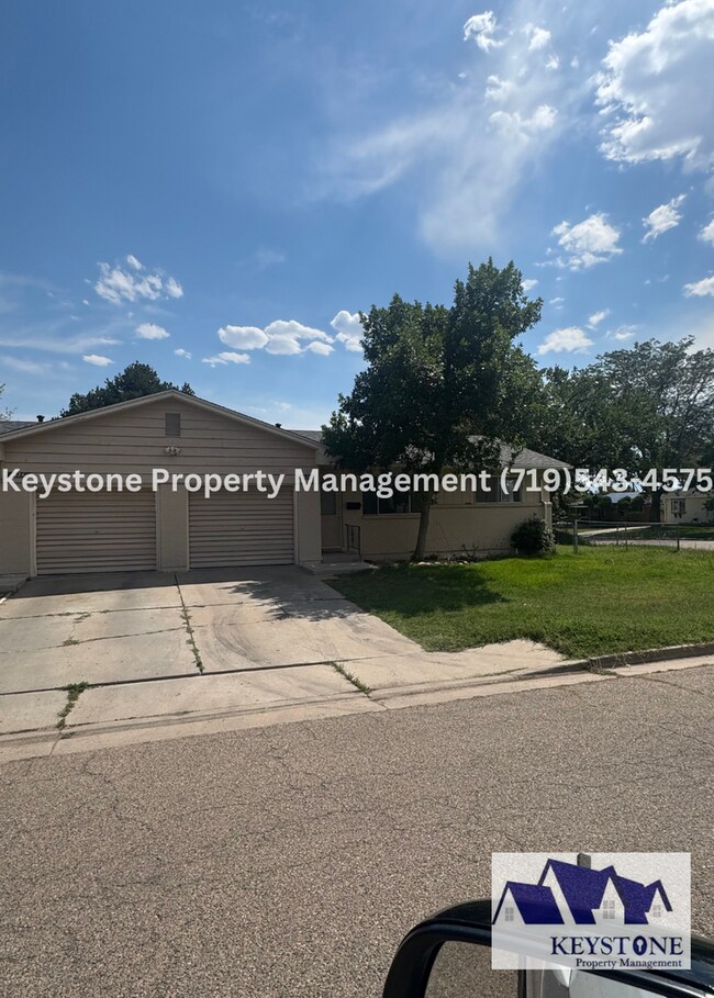 Building Photo - Nicely Updated! Northside Duplex 2 Bedroom...