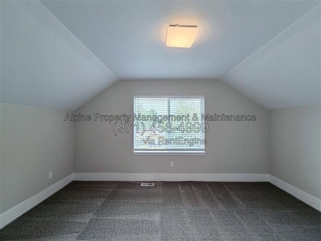 Building Photo - 5004 SE 38th Ave