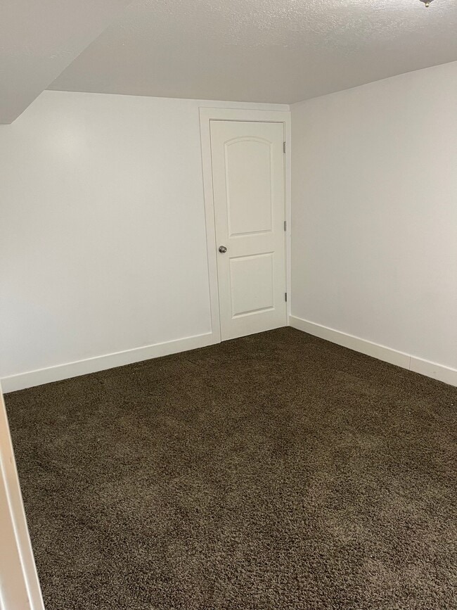 Building Photo - 1445 N 300 W