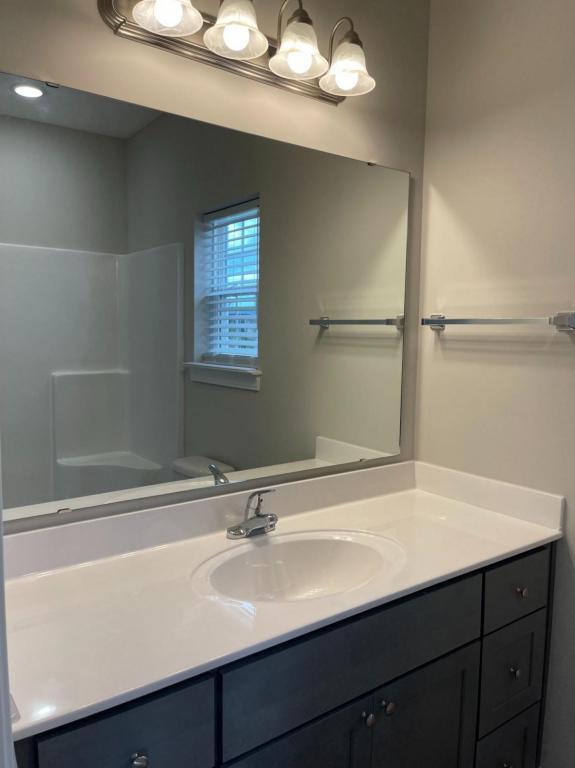 Building Photo - 302 71st Ave N