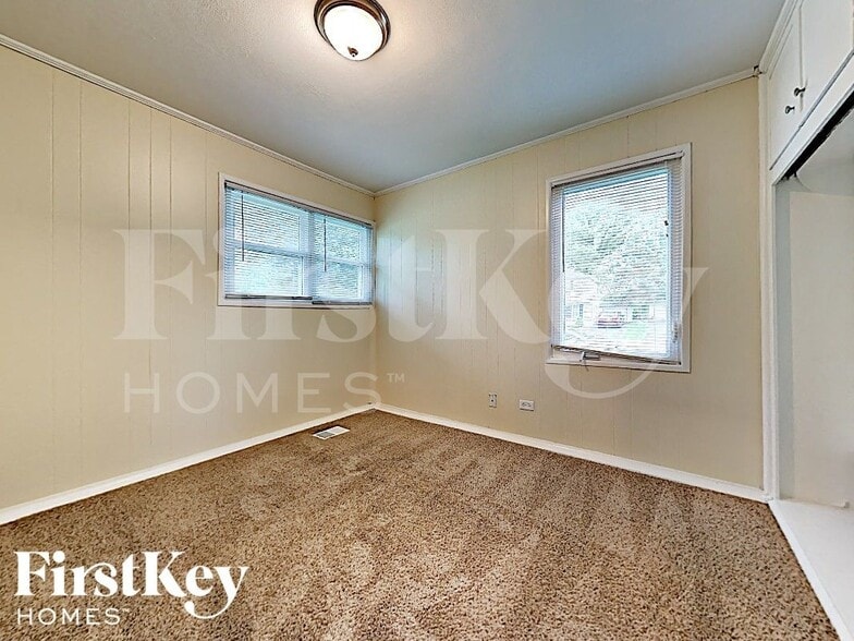 Building Photo - 344 Nassau St