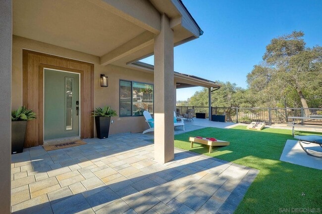 Building Photo - 642 Ranchito Dr