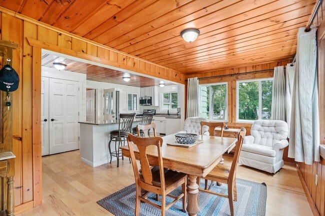 Building Photo - N3219 Cherry Rd