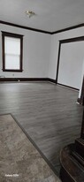Building Photo - 610 Sloan St