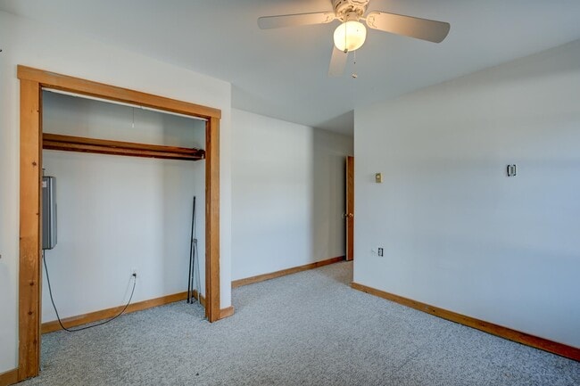 Building Photo - 99 Pine St