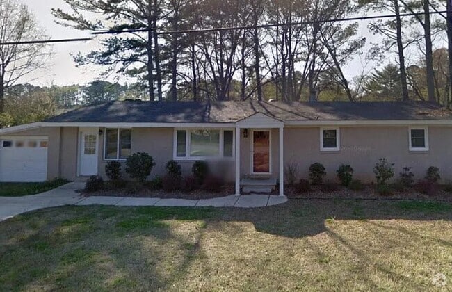 Building Photo - 611 Ambrose Dr