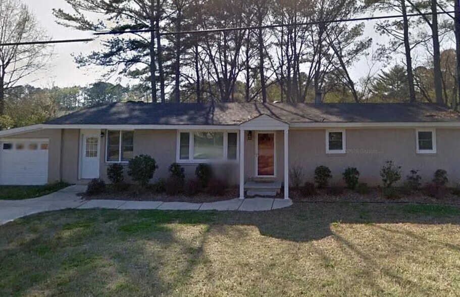 Primary Photo - 611 Ambrose Dr