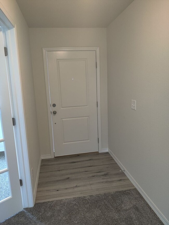 Building Photo - Gorgeous 3 Bedroom Home + office in Mountain Vista Ranch!