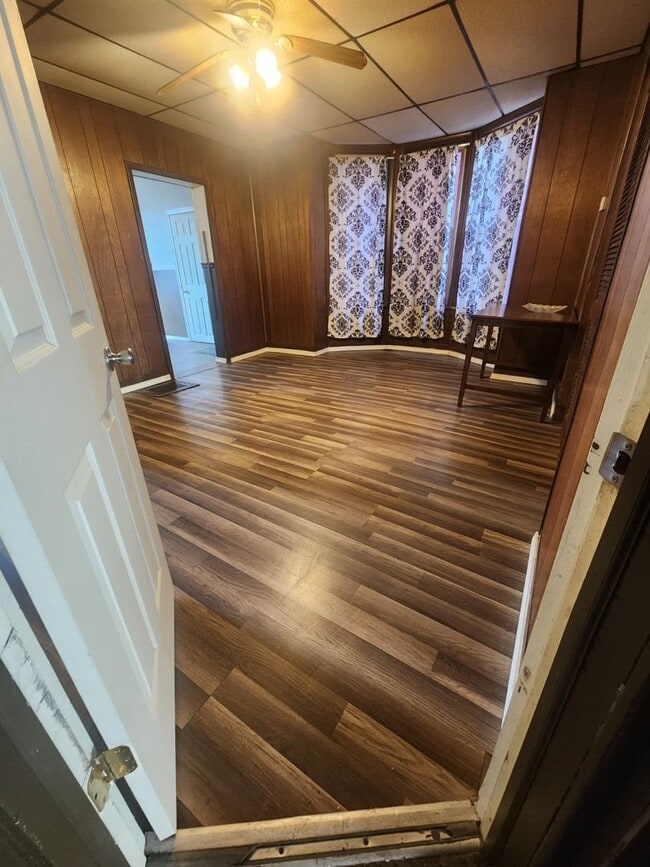 Building Photo - 202 5th Ave