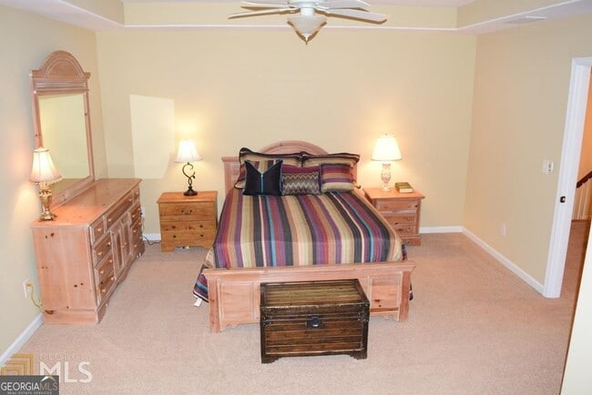 Building Photo - 45 Greenview Dr