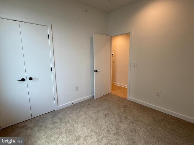 Building Photo - 3006 S Northbank Pl