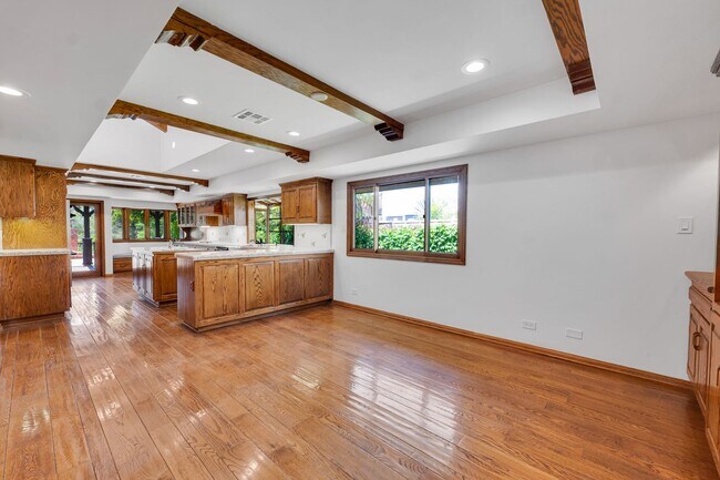 Building Photo - Perfect Entertaining Family Home with Larg...