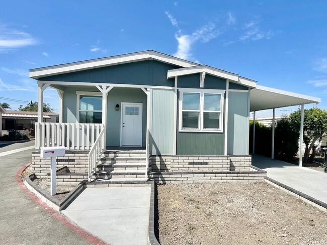 Building Photo - 34 Elm Via