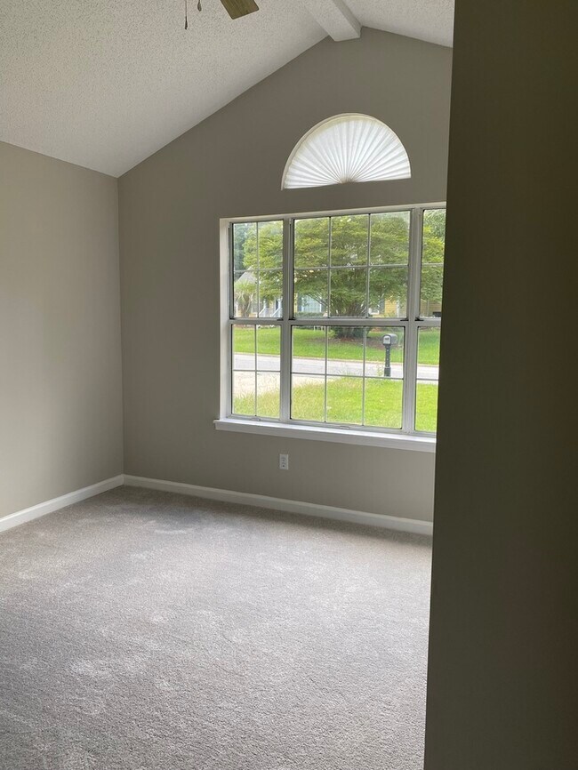 Building Photo - Remodeled Home