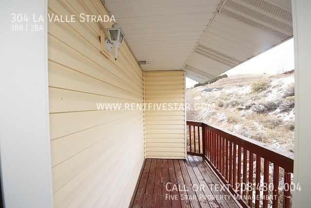 Building Photo - 304 La Valle Strada Ln