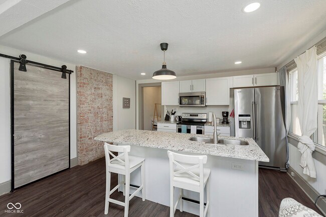 Building Photo - 2248 Nowland Ave