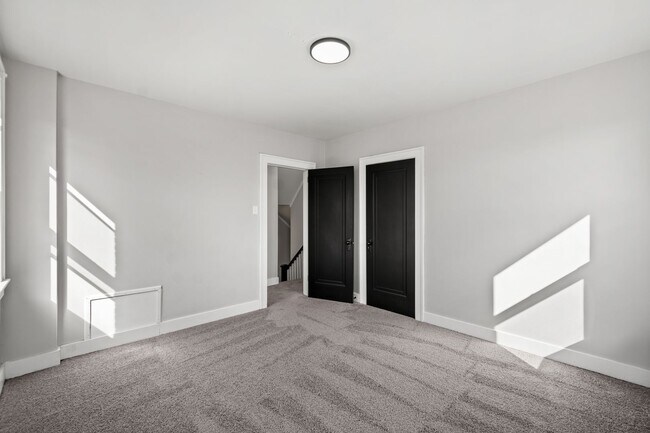 Building Photo - Beautiful 3 Bedroom House in Carrick Available May 1!