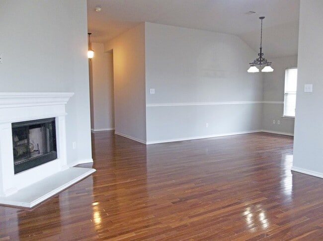 Building Photo - 110 Fossil Trail