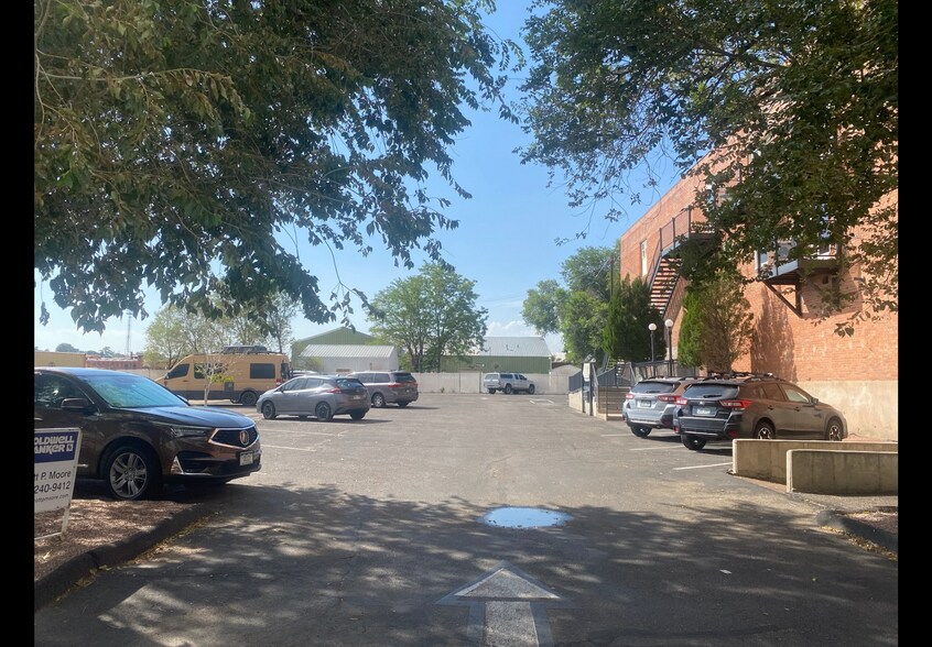 Building Photo - 201 Lamkin St